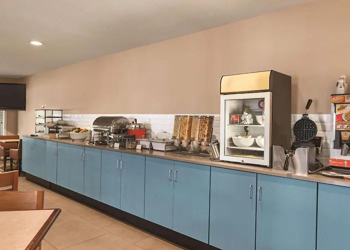 Country Inn & Suites By Radisson, Buffalo, Mn